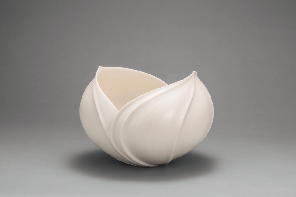 「真珠光彩　壷」 2019　33.0×33.0×25.0